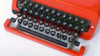 Vintage Mid Century Valentine Olivetti Portable Typewriter W/ Case Modern 1969 4