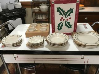 Longaberger Dinnerware Set 20 Piece Red Traditional Holly Christmas Set