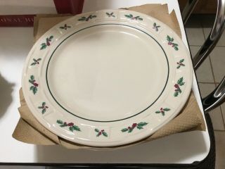 Longaberger Dinnerware Set 20 Piece RED TRADITIONAL HOLLY CHRISTMAS SET 2