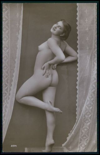 French Nude Woman Butt Pose Rear Back C1910 - 1920s Photo Postcard Gg