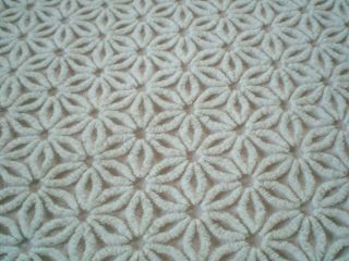 VINTAGE CHENILLE BEDSPREAD WHITE TUFTING ON PALE PEACH BACKGROUND 88 X 100 8