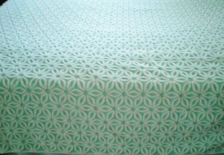 VINTAGE CHENILLE BEDSPREAD WHITE TUFTING ON PALE GREEN BACKGROUND 79 X 103 3