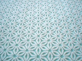 VINTAGE CHENILLE BEDSPREAD WHITE TUFTING ON PALE GREEN BACKGROUND 79 X 103 5