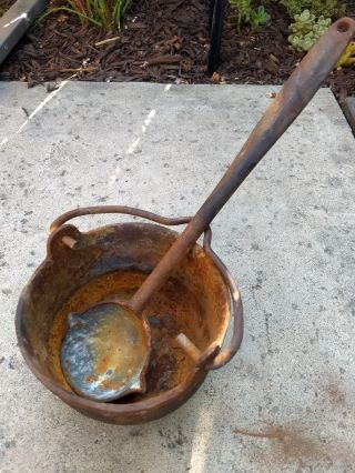 Antique Rare Cast Iron Cauldron Smelting Pot 8887 & Ladle Clayton & Lambert Mfg