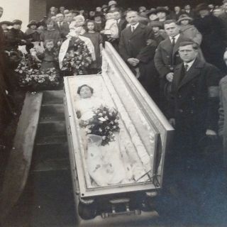 1924 Cabinet Photo Canton Oh Open Casket Post Mortem Of Ethnic Young Wife & Mom
