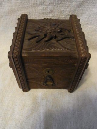 Antique German Black Forest Carved Edelweiss Trinket Box Q