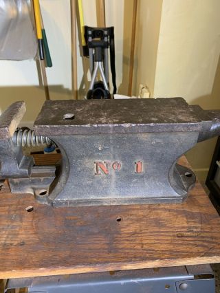 Anvil and Vise Combination,  40 lbs lenght 21 in long base is 5 in wide 6 1/2 in 2