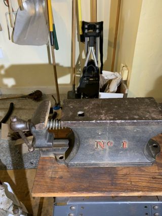 Anvil and Vise Combination,  40 lbs lenght 21 in long base is 5 in wide 6 1/2 in 3