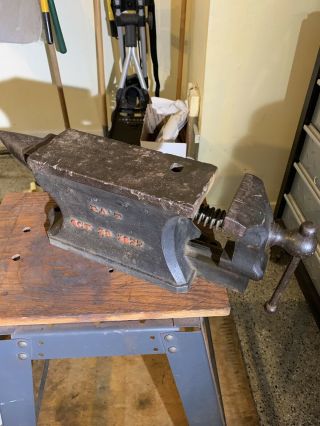 Anvil and Vise Combination,  40 lbs lenght 21 in long base is 5 in wide 6 1/2 in 4