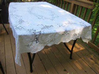 Vintage WHITE Quaker Lace Tablecloth Tag number 6100 56 