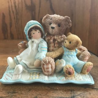 2000 Cherished Teddies Elmer And Friends " Friends Are Threat That Holds Quilt.