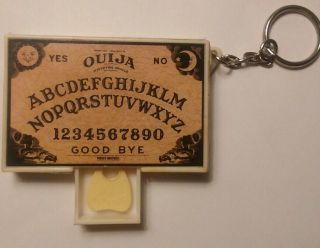 Ouija Board Keychain.  1998 Hasbro/basic Fun Inc.  Mini Board Game.  Rare
