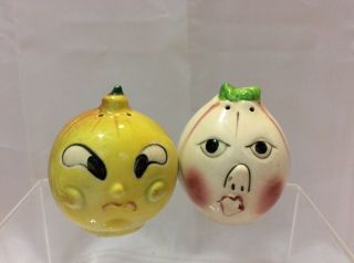Vintage Anthropomorphic Bugs Salt And Pepper Shakers Onion Garlic