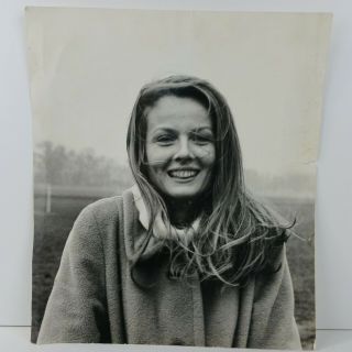 Vintage Bw Photo Young Woman Girl Candid Art 1970 