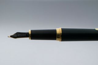 Mont Blanc Noblesse OBLIGE Green Resin With Gold Plated Trim,  Fountain Pen.  14K/ct 5