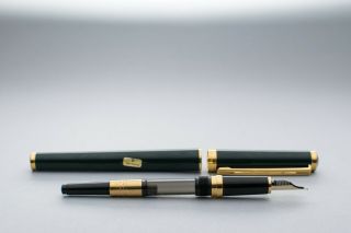 Mont Blanc Noblesse OBLIGE Green Resin With Gold Plated Trim,  Fountain Pen.  14K/ct 9
