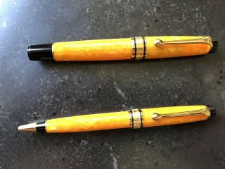 Aurora Sole Ltd.  Ed.  Yellow/gold Fountain Pen & Ballpoint Set.