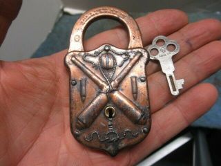 Old Yale Navy Militaria Logo Story Book Padlock Lock.  Key N/r