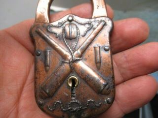 old YALE Navy militaria logo story book padlock lock.  key n/r 2