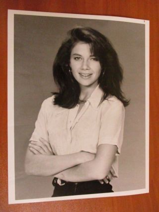 Vtg Glossy Press Photo Actress Justine Bateman Stars In Family Ties 12/18/87