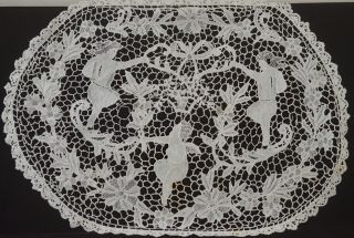 Vintage Needle Lace Runner Doily With Putti Uu636