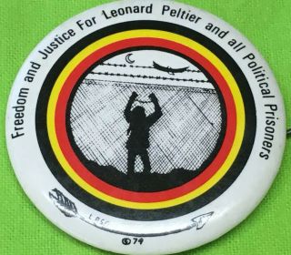 Freedom For Leonard Peltier Pinback Button Vintage 1974 American Indian Activist