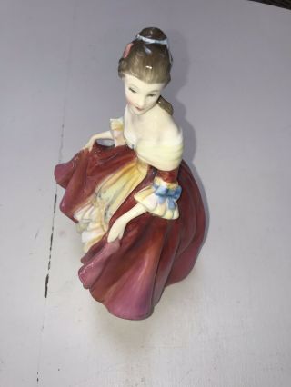 " Southern Belle " Royal Doulton Lady Figurine 7 - 3/4 " Tall - Hn2229 - Gorgeous
