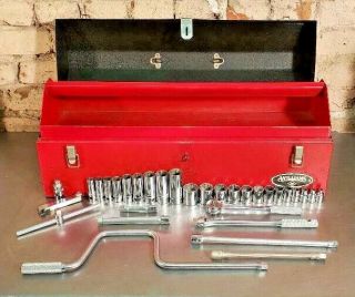 J.  H.  Williams Co.  - 33pc - Tool Set With Williams Metal Tool Box - Made In Usa