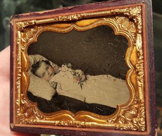 Sixth Plate Ambrotype Of Post Mortem Child With Flowers - Half Case