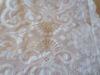 Stunning Vintage Off White French Alencon Lace Tablecloth 4