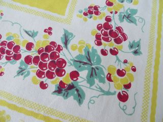 Vtg 1950s Tablecloth Red Cherries Jadiite Green Leaves Yellow Center Large 74x53