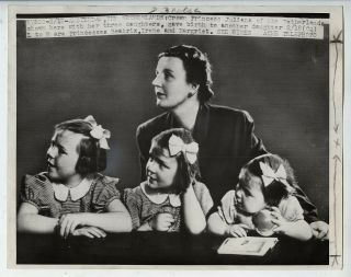 Yousuf Karsh Vintage Crown Princess Juliana And Her Daughters 1947 Press Photo