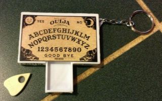 Ouija Board Keychain 1998 Hasbro Basic Fun Mini Board Game Rare Exc