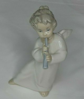 Lladro 4540 Angel With Flute Special Cherub Playing A Horn Or Flute Cond