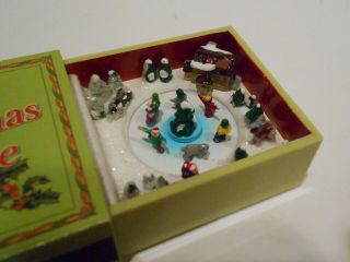 Gold Label Match Box Melodies by Mr Christmas Music Box “O Christmas Tree” 4