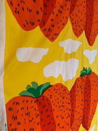 RARE Marimekko Strawberry Mansikkavuoret by Maija Isola Mid Century Mod Fabric 5
