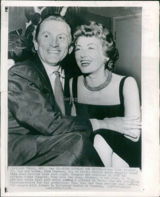 1954 Wire Photo Actor Kirk Douglas Anne Buydens Bride Las Vegas Celebrity 8x10
