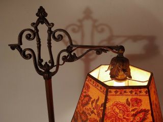 ORNATE ANTIQUE VICTORIAN CAST FLOOR LAMP WITH BRIDGE & BASE AND ALABASTER 8
