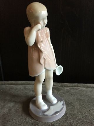 Vintage Bing and Grondahl (B&G) Figurine 2246 ' Spilt Milk ' by Claire Weiss 7