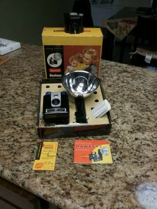 Vintage Kodak Brownie Hawkeye Flash Model Film Camera.  Box Film