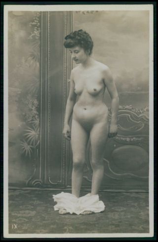 French Full Nude Woman Striptease Modest Look Early 1900 Photo Postcard