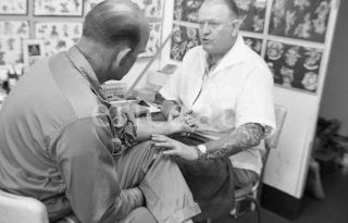Nieh Negative,  Tattoo Artist,  Lee Roy Minugh,  The Pike,  Long Beach,  60s,  N310761