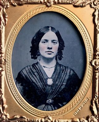 1/9 Plate Ambrotype By " Clinton " - A Gorgeous Lady - Lovely Tinting & Jewelery