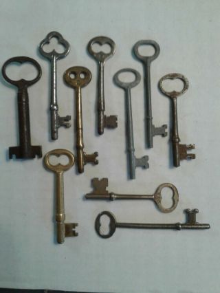 10 Vintage Skeleton Keys - 9 Solid & 1 Hollow Barrel.  Inv.  190