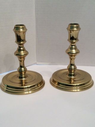 Two Virginia Metalcrafters Colonial Williamsburg Raleigh Candlesticks Cw 16 - 20