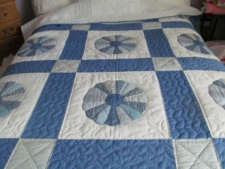 Vintage Hand Stitched Dresden Plate Quilt Spread 77 X 92 Blues White Calico 