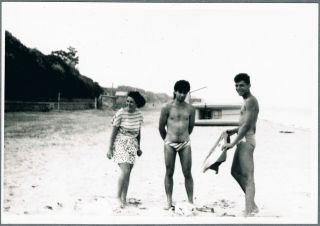 138 Beefcake Bulge Handsome Seminude Young Men Gay Interest Vintage Photo 1980s