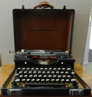 1932 Royal Model " P " Typewriter With Case P313267 - Semi