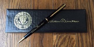 President Bill Clinton Parker Insignia Presidential Seal Bill Signer Pen
