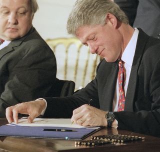 President Bill Clinton Parker Insignia Presidential Seal Bill Signer Pen 4